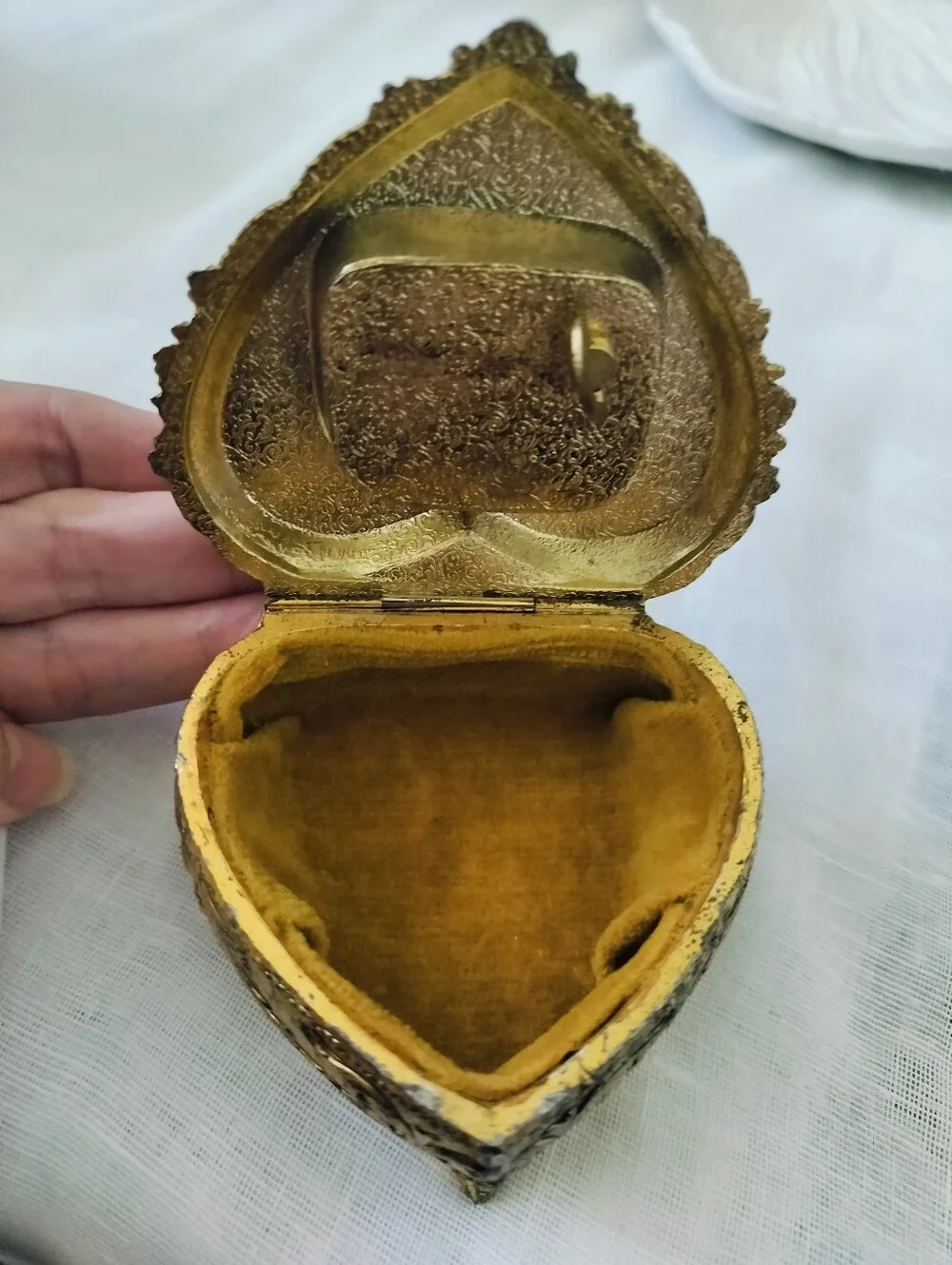 Vintage Heart Shaped Trinket Jewelry Music Box Ornate Metal Bird Japan